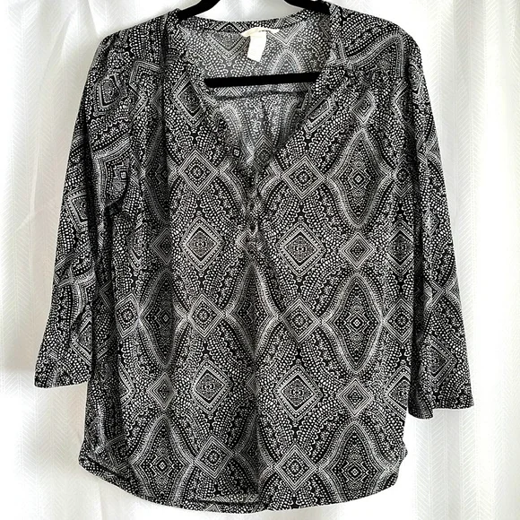 H&M Blouse - Picture 1 of 3